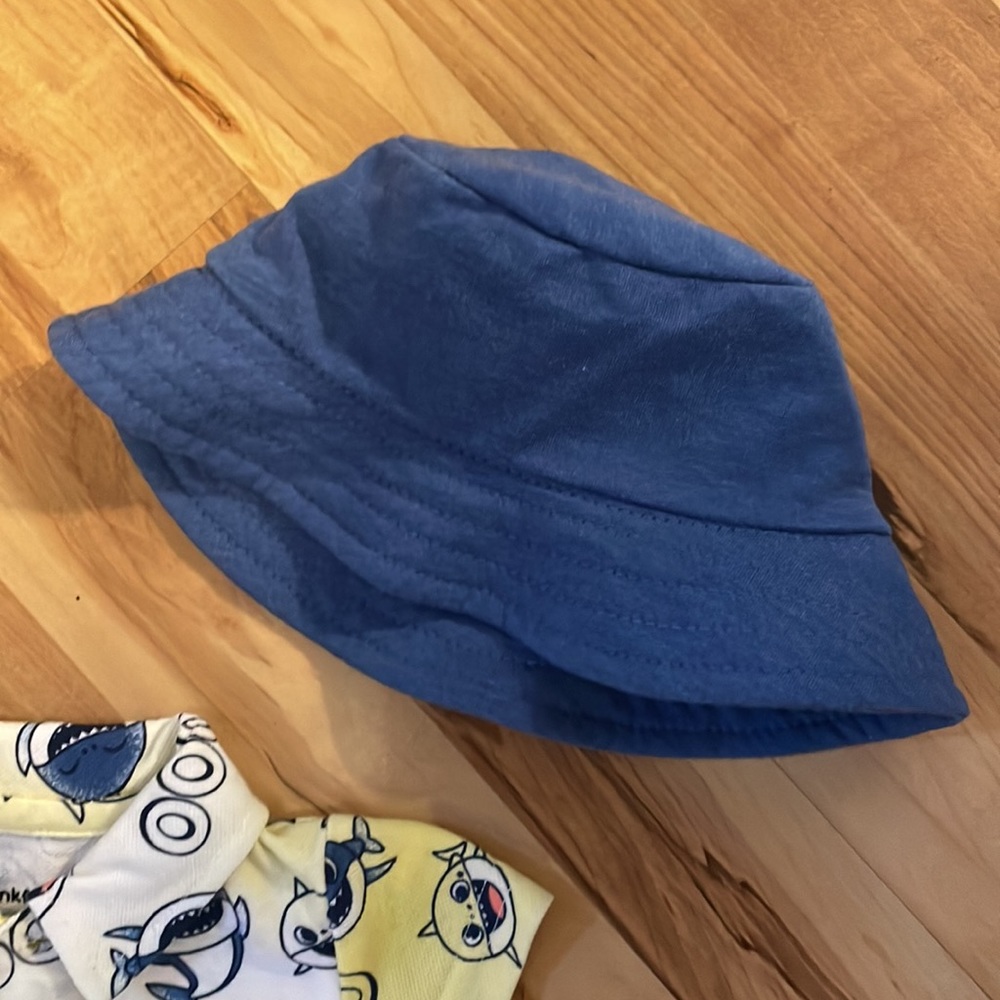 Baby Shark Three Piece Outfit - Size 0/3 Months - Picture 2 of 14